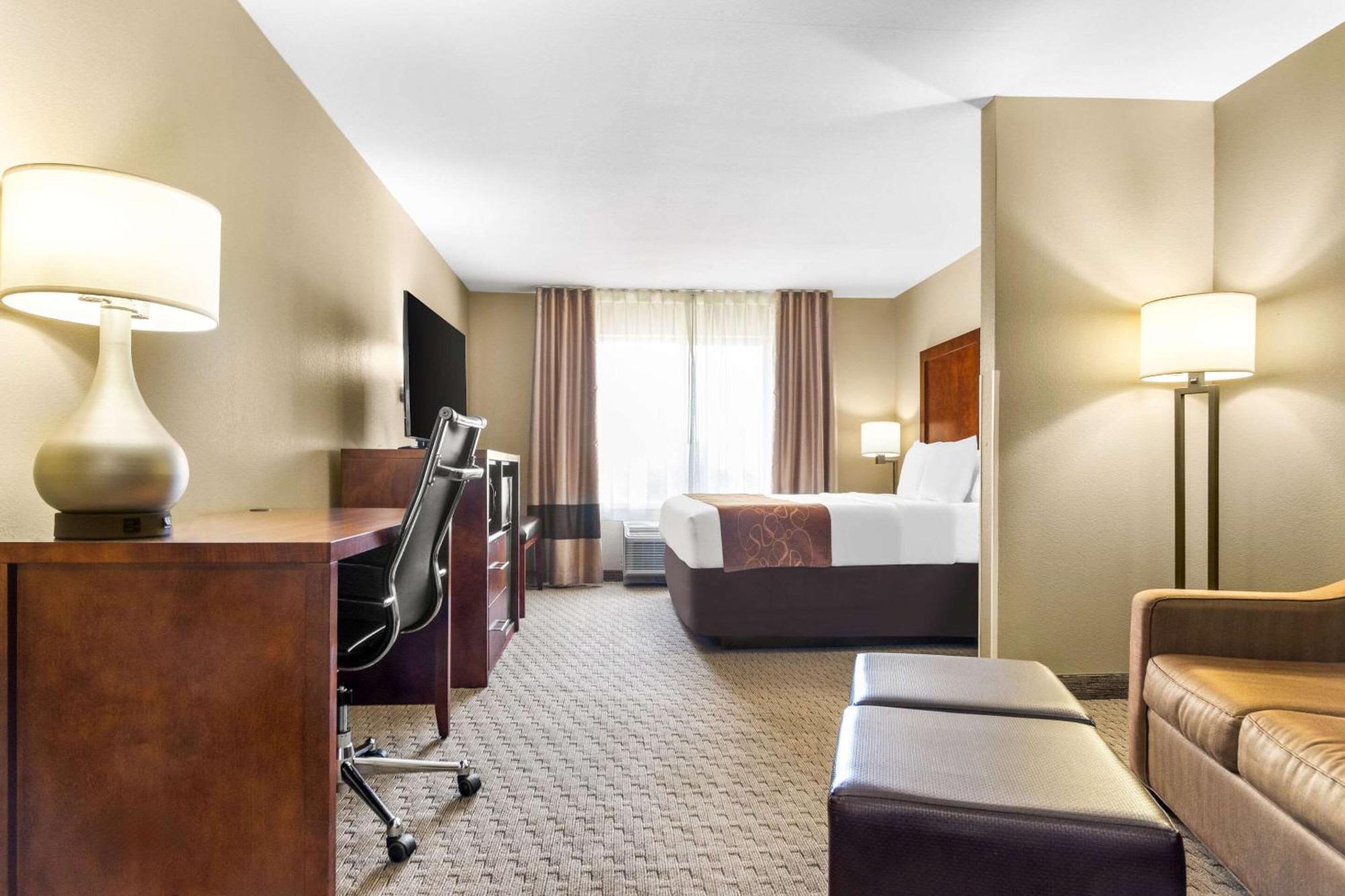 Comfort Suites Mount Vernon Exterior photo