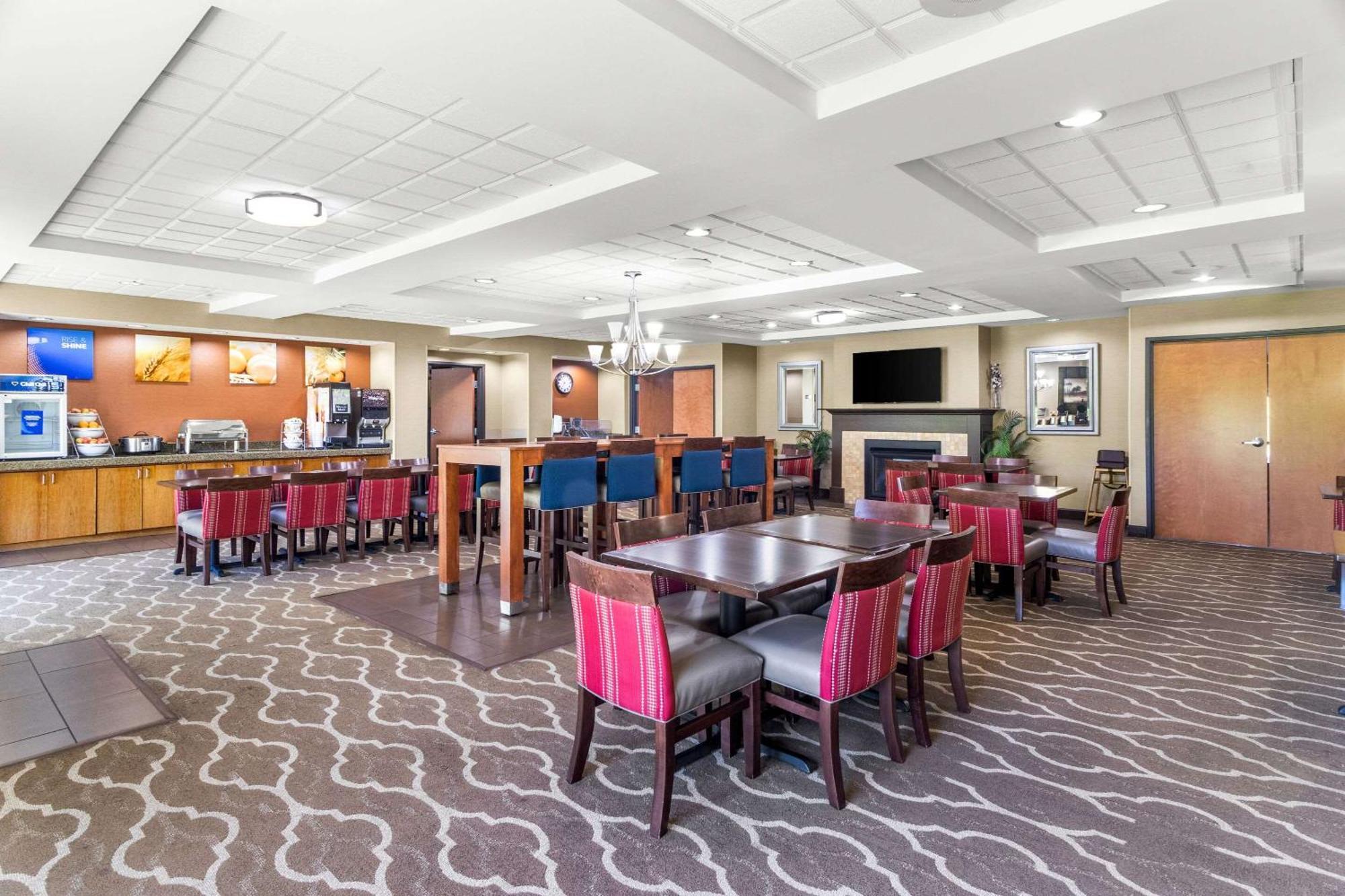 Comfort Suites Mount Vernon Exterior photo