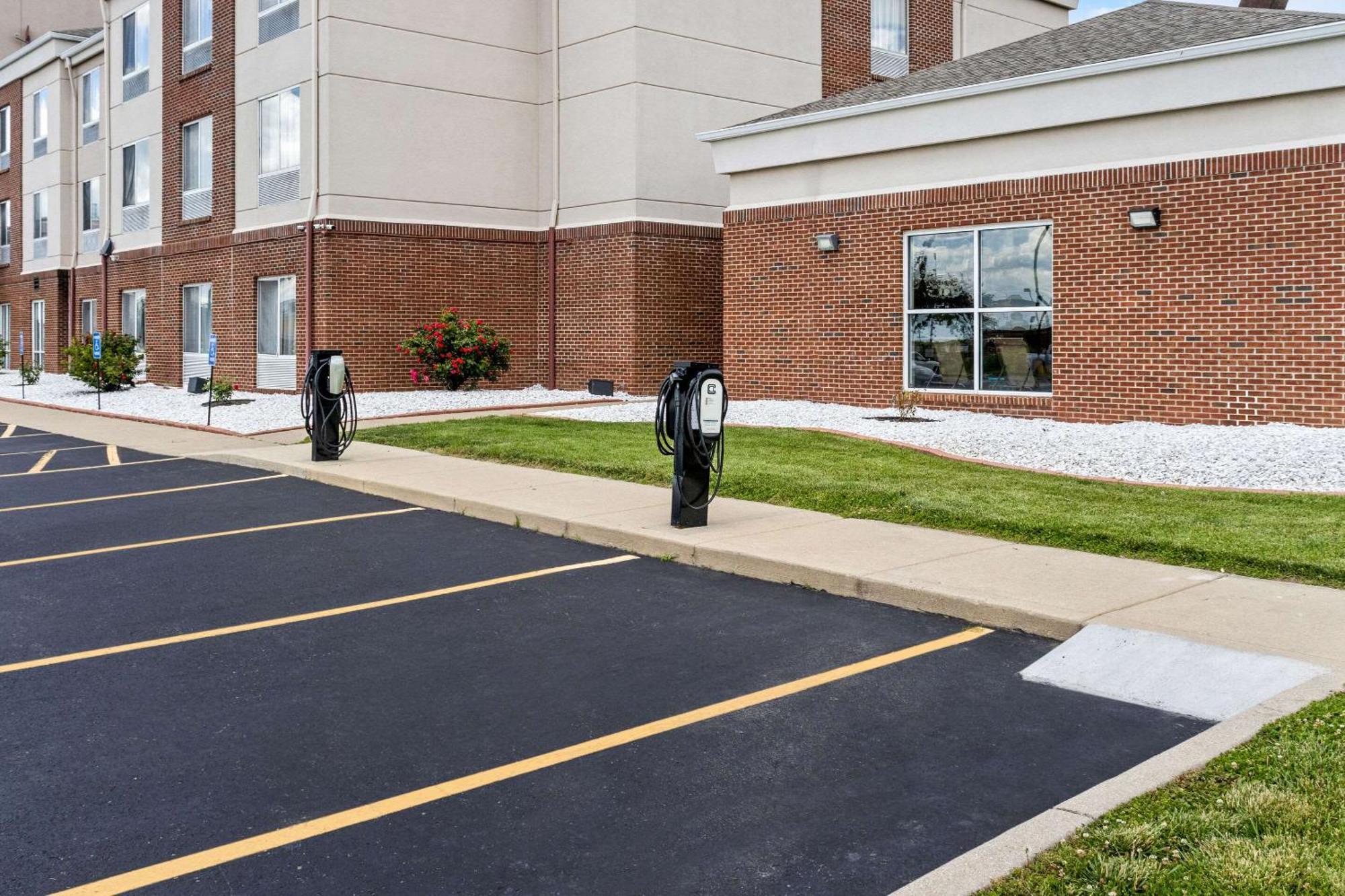 Comfort Suites Mount Vernon Exterior photo