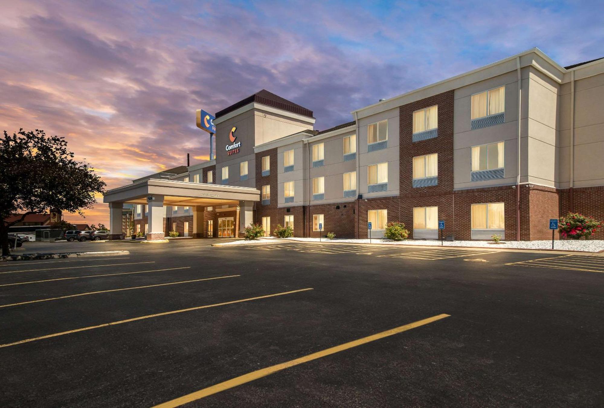 Comfort Suites Mount Vernon Exterior photo