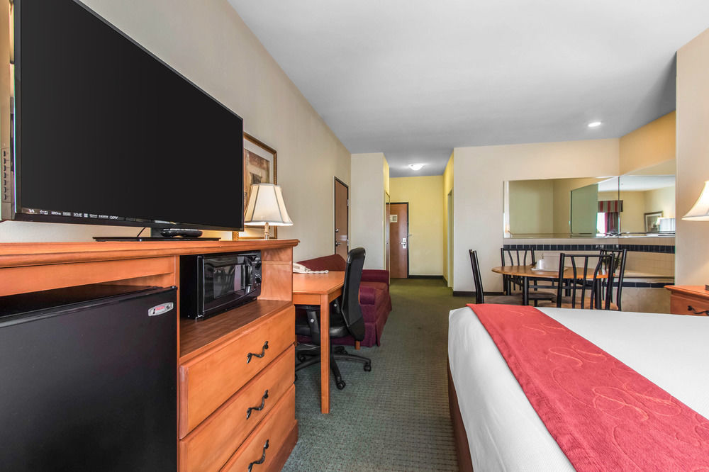 Comfort Suites Mount Vernon Exterior photo