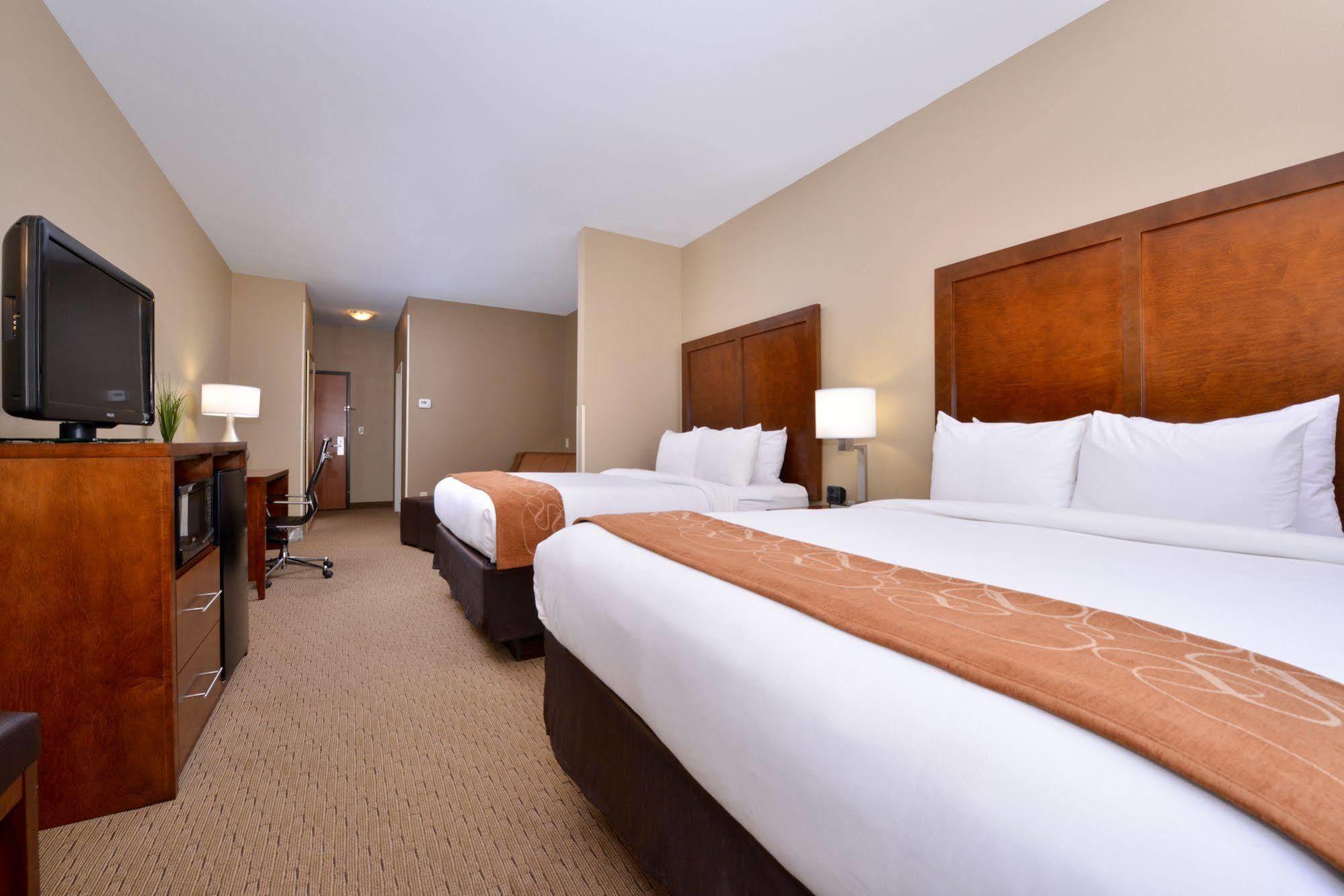 Comfort Suites Mount Vernon Exterior photo