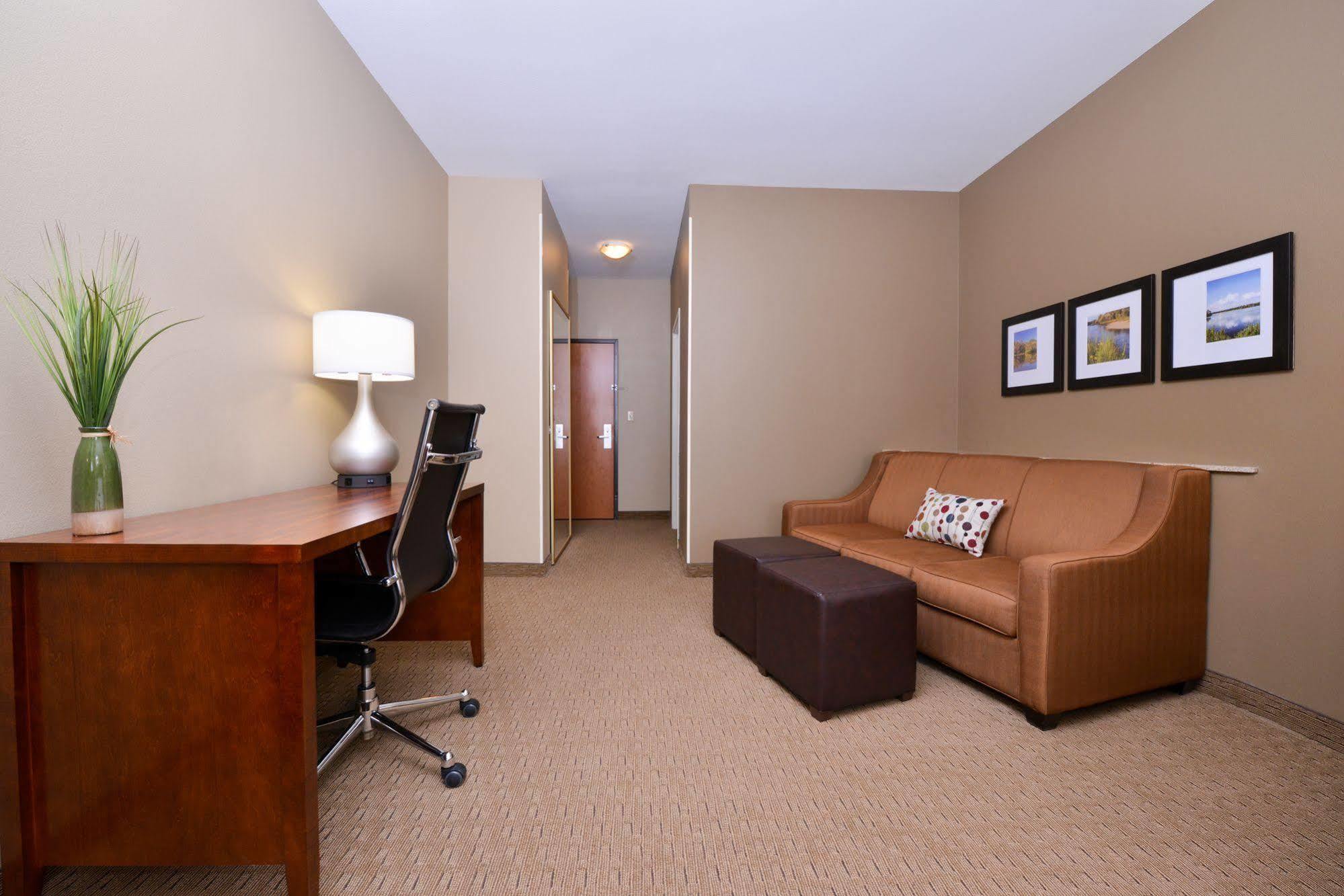 Comfort Suites Mount Vernon Exterior photo